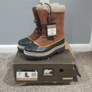 Nwt never been worn Sorel Caribou boots